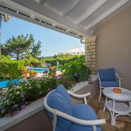 Avlaki House,stylish In Villa Kassiopi