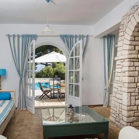 Avlaki House,stylish In *
