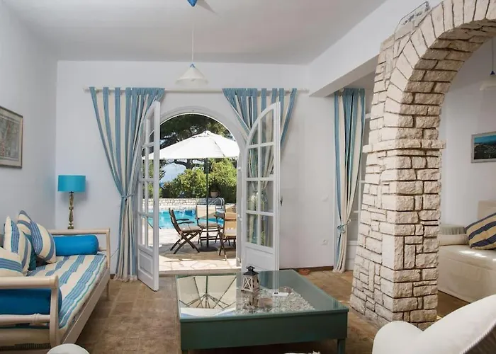 Avlaki House,stylish In *